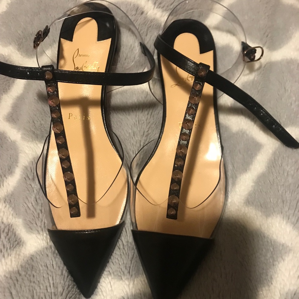 louboutin nosy spikes flat